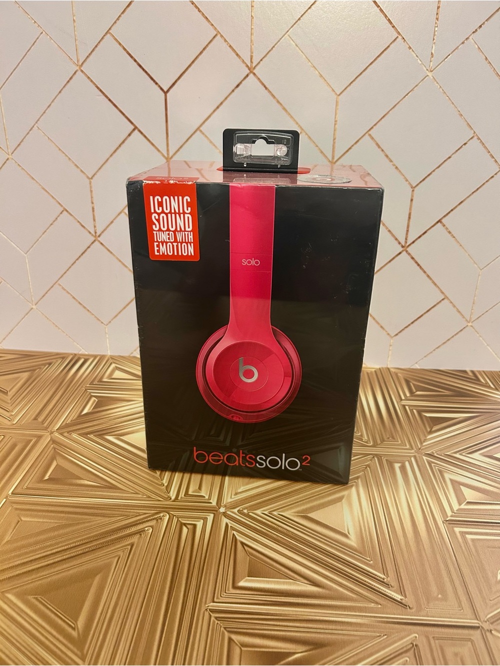 Beats Solo 2 Headphones hot pink